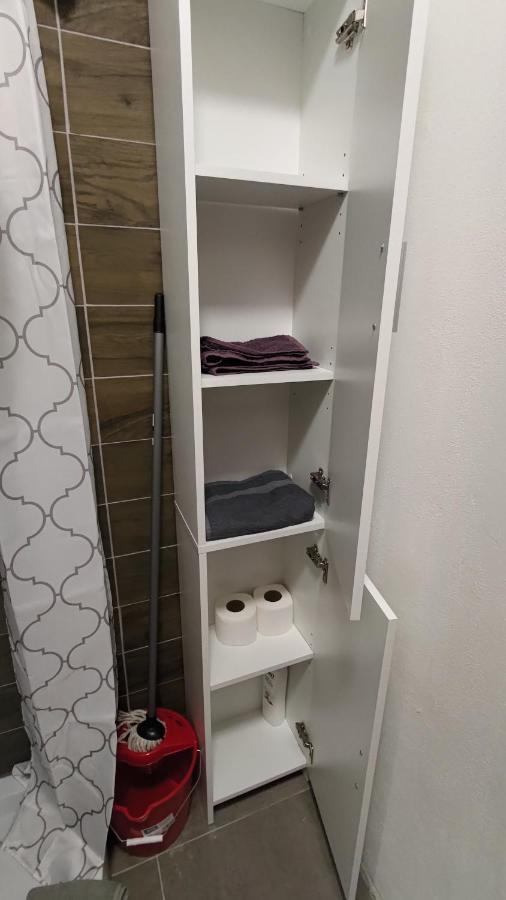 Garsoniera 30Mp Chrysflatty1 - Free Netflix Διαμέρισμα Αράντ Εξωτερικό φωτογραφία